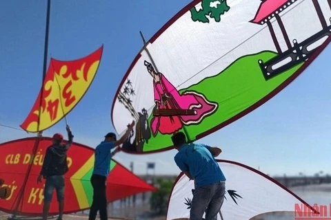 Thai Binh hosts second national kite festival