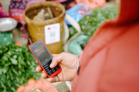 Quang Ninh pilots cashless market model