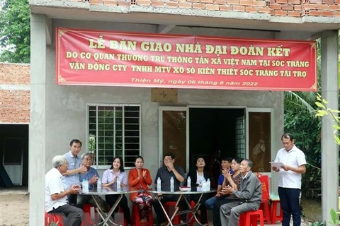 Vietnam News Agency joins hands to support AO victim in Soc Trang