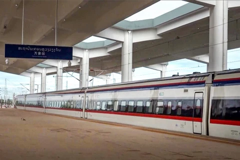 Thailand steps up efforts for closer rail links with Laos, China