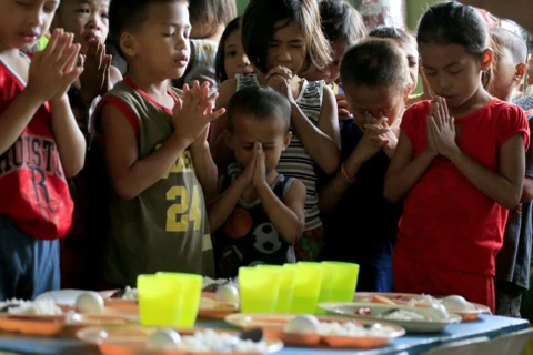 Pandemic pushes millions of Philippine people into poverty 