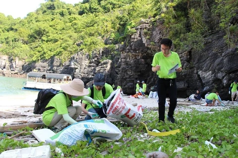 Workshop calls for actions against plastic waste in Ha Long Bay