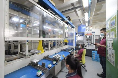 Singapore’s electronics sector shrinks after two years of expansion