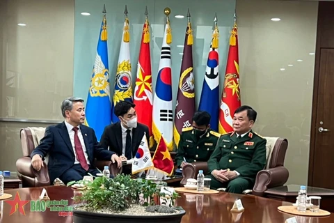 RoK defence minister receives Vietnamese Deputy Minister 