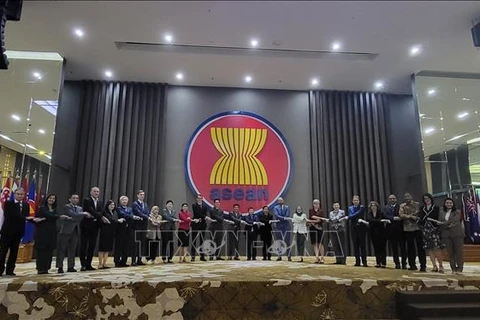 ASEAN promotes regional connectivity projects 