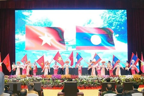 Lao newspaper hails diplomatic ties of Vietnam, Laos 