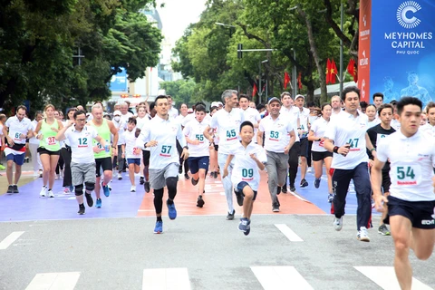 Over 1,500 join Ha Noi Moi Newspaper Run for Peace