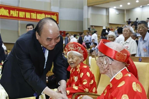 President attends ceremony for Action Month for Elderly in Hung Yen