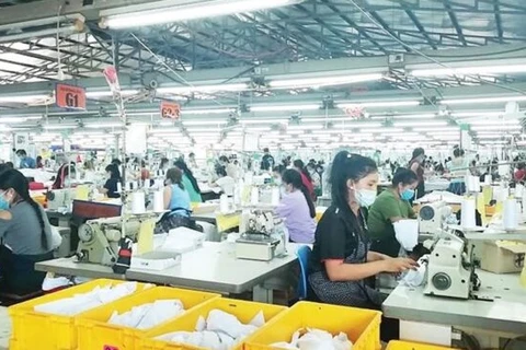 Lao association calls for efforts to boost garment sector