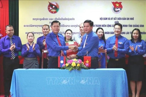 Young people from Vietnamese, Lao localities foster cooperation