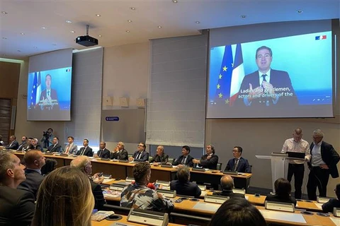 Firms gather at first France-Vietnam economic forum