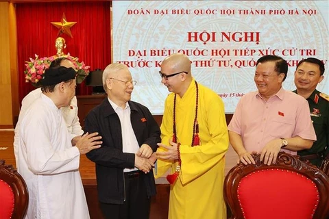 Party General Secretary meets with Hanoi voters