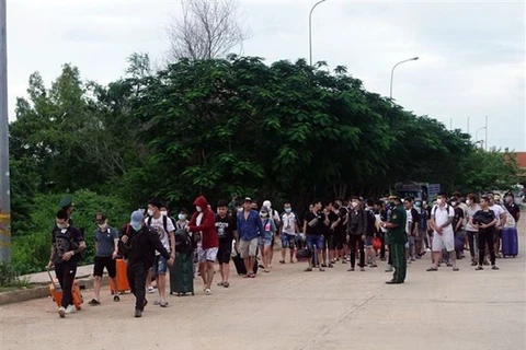 Kien Giang receives more Vietnamese returning from Cambodia