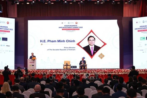 Vietnam commits to creating best business environment: PM 