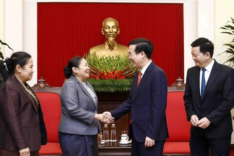 Senior Party official receives Lao guest 