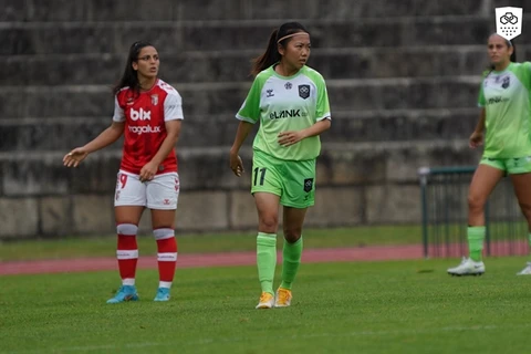 Vietnamese striker named to Portuguese female league's dream team