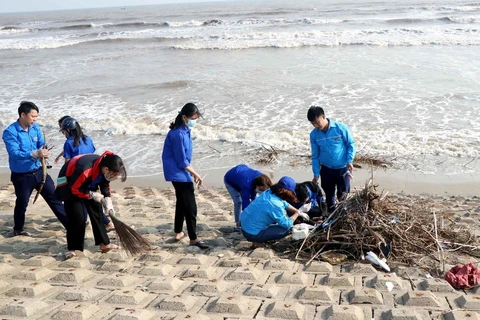 Vietnam, US launch new five-year project to reduce environmental pollution