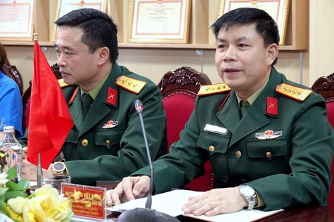 Vietnamese, Lao young army officers increase exchanges
