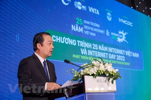 25 years of internet access marked in Vietnam