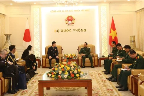 Vietnam, Laos boost cooperation in training political officers