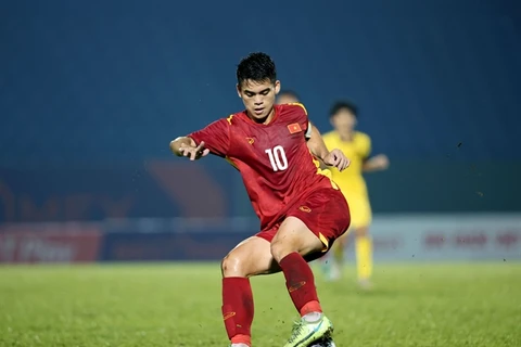Vietnamese midfielder Khuat Van Khang one of stars to watch at AFF Cup