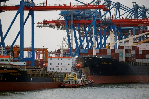 Indonesia reduces export to curb recession impact