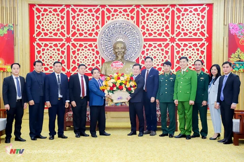 Lao localities, agencies extend Tet greetings to Nghe An