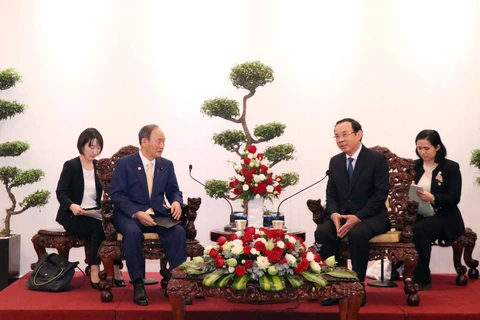 HCM City’s top leader receives former PM of Japan