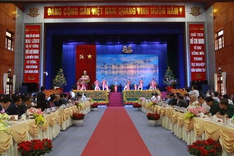 Governors of Cambodian provinces extend New Year greetings to Long An