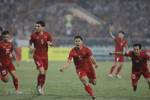 Vietnam, Thailand draw 2-2 in first leg of AFF Cup final