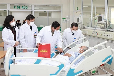 PM pays Tet visits to Hanoi’s hospitals