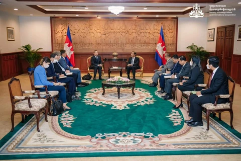 Cambodia, France promote bilateral collaboration in all fields