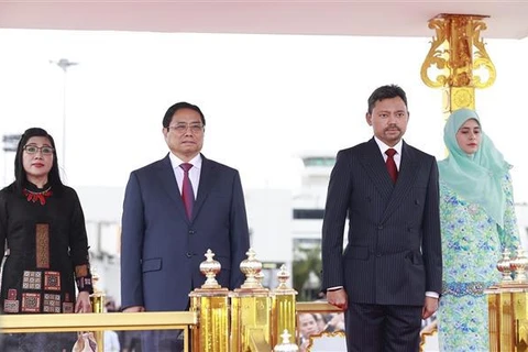 Prime Minister Pham Minh Chinh begins official visit to Brunei 