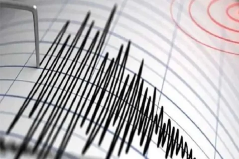 Earthquake jolts off central Indonesia