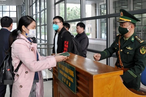 Mong Cai-Dongxing international border gate resumes entry-exit activities