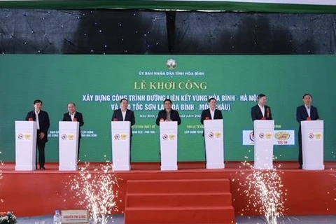 PM launches construction of regional connectivity road in Hoa Binh