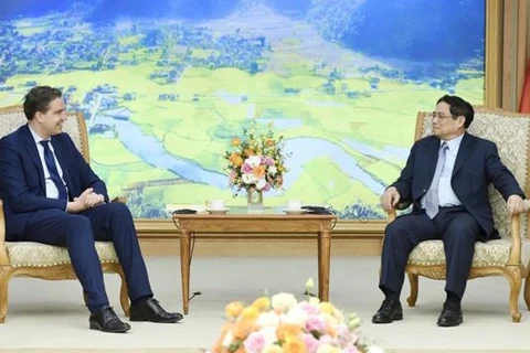 PM asks France to facilitate Vietnamese goods’ access to French market