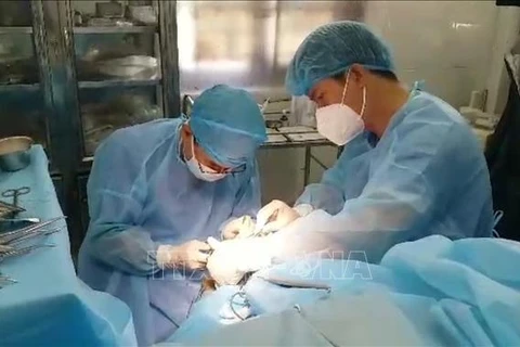 Truong Sa Dong infirmary performs emergency surgery on fishermen