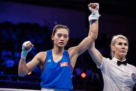 Boxer beats Spanish rival to advance to World Championship’s semifinals