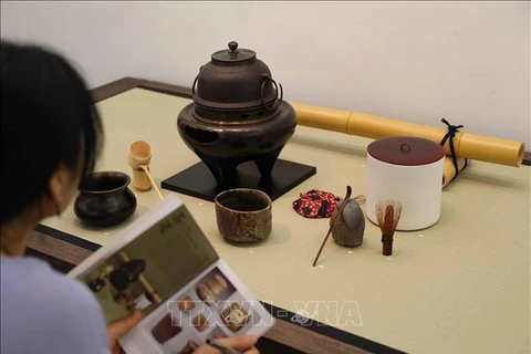 Japanese pottery exhibition opens in Hanoi