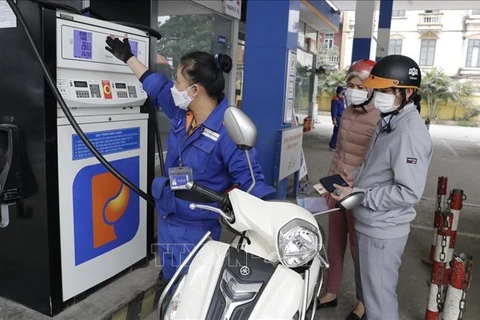 Petrol prices up more than 1,000 VND per litre