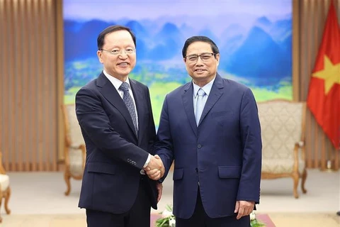 PM suggests Samsung contribute more to Vietnam-RoK economic ties