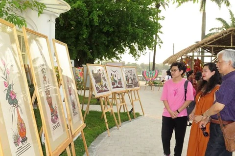 Hue exhibition showcases Vietnam’s folk paintings