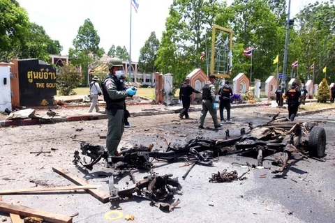 Bomb attacks hit three southern Thai provinces