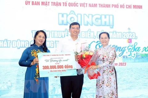 HCM City front committee raises funds for programme "For Green Truong Sa" 