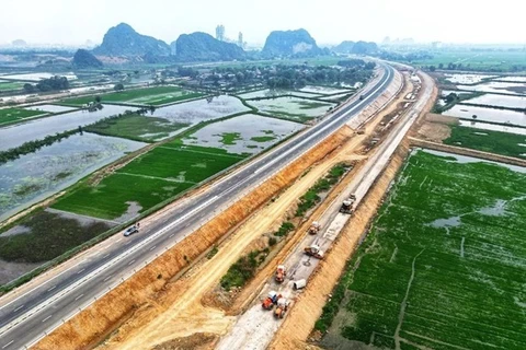 Contractors race to complete three North-South expressway sub-projects 