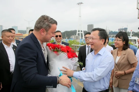 Luxembourg Prime Minister visits Ha Long Bay