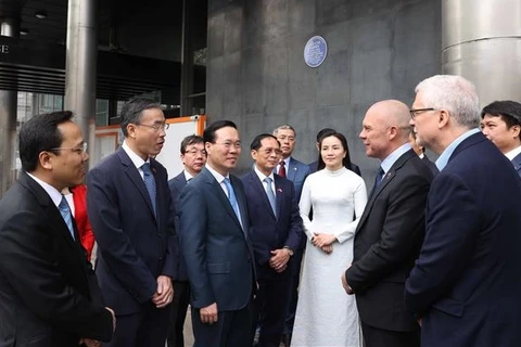 State leader commemorates late President Ho Chi Minh in London