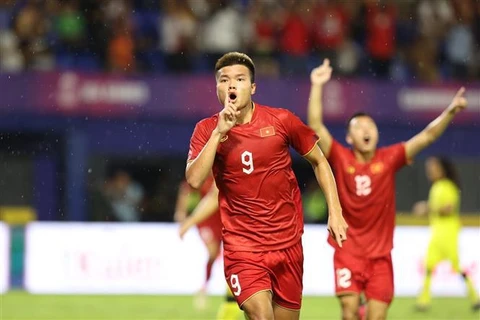 SEA Games 32: Vietnam’s football team advance to semi-finals