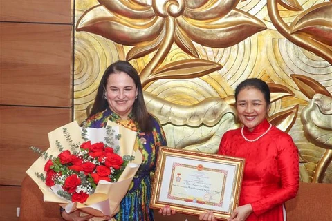 UN Women Representative in Vietnam awarded friendship insignia